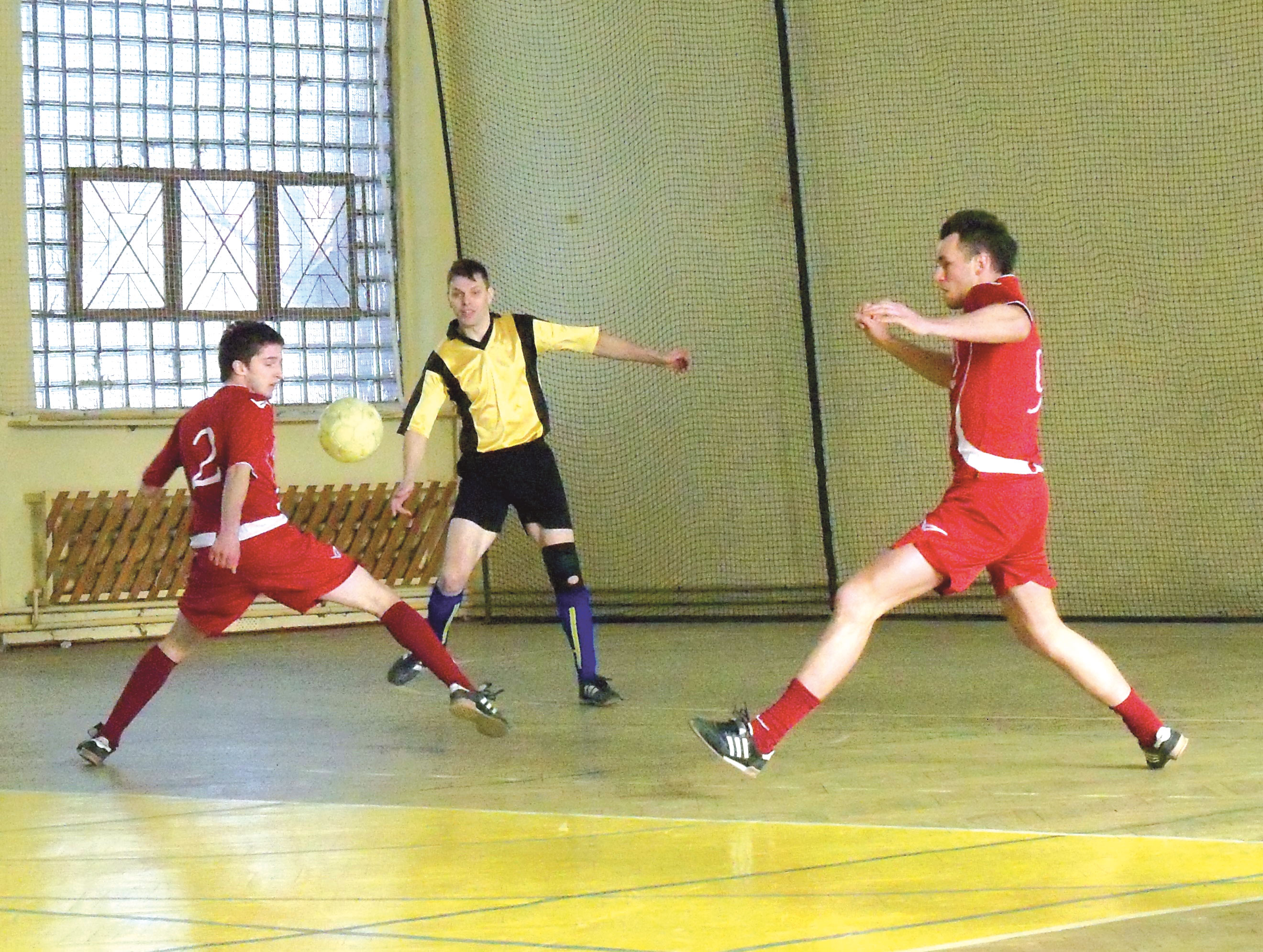 Futsal u andarmw / Kartoniarze na fali