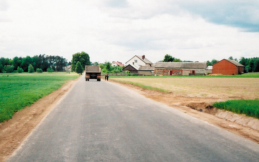 W gminie Siennica / Przybywa asfaltu