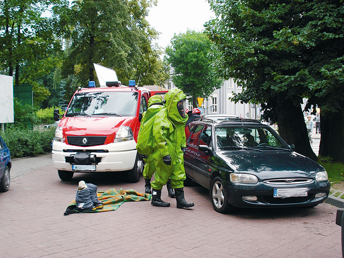 Policyjne akcje / Zamach  w starostwie