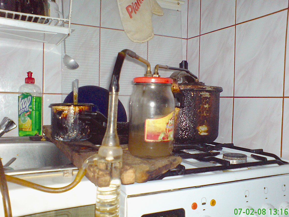 Niebezpieczne rewiry / Bimber w kuchni
