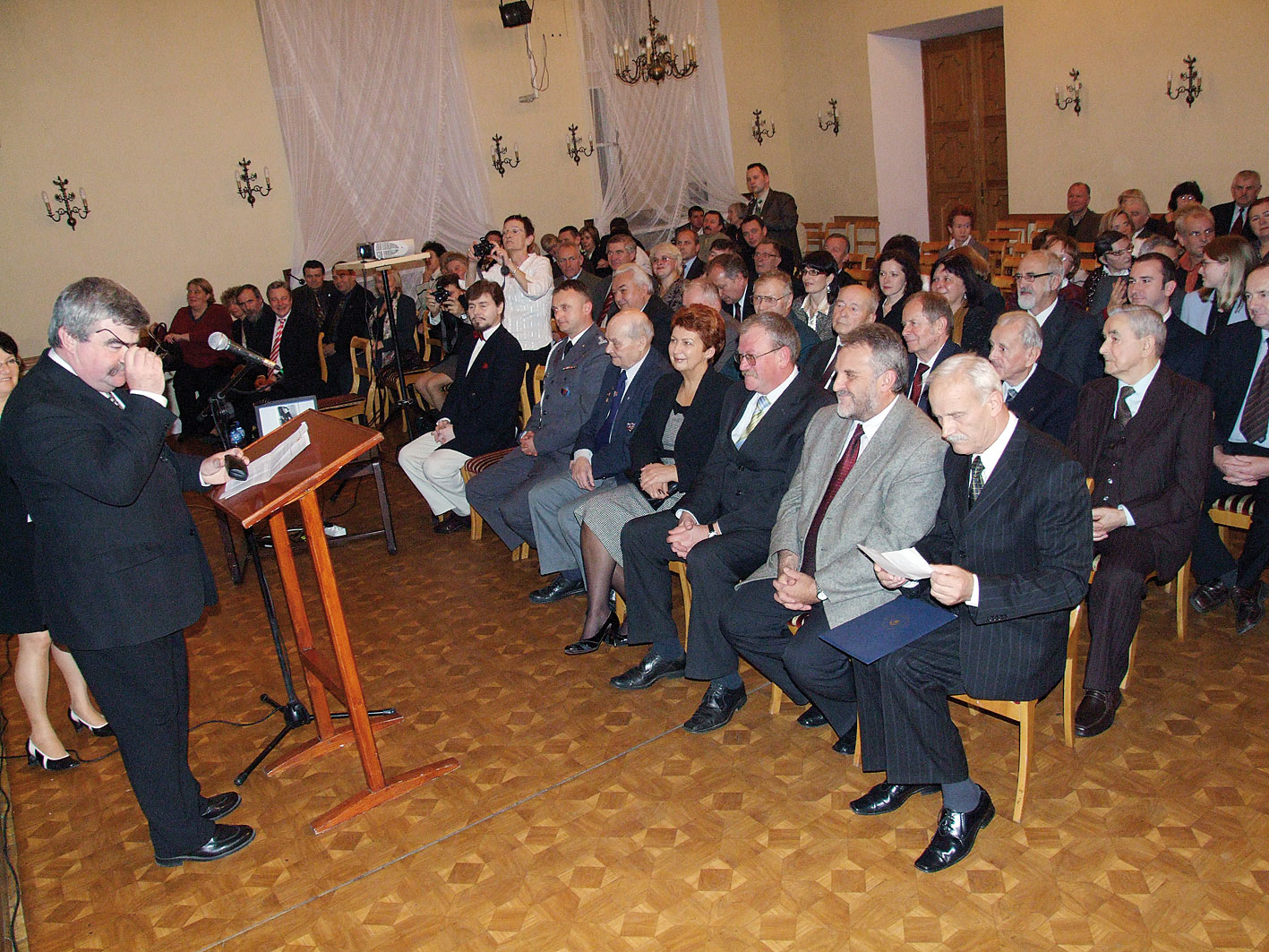 Mińsk Mazowiecki – Niepodległej / Z szablą i folklorem