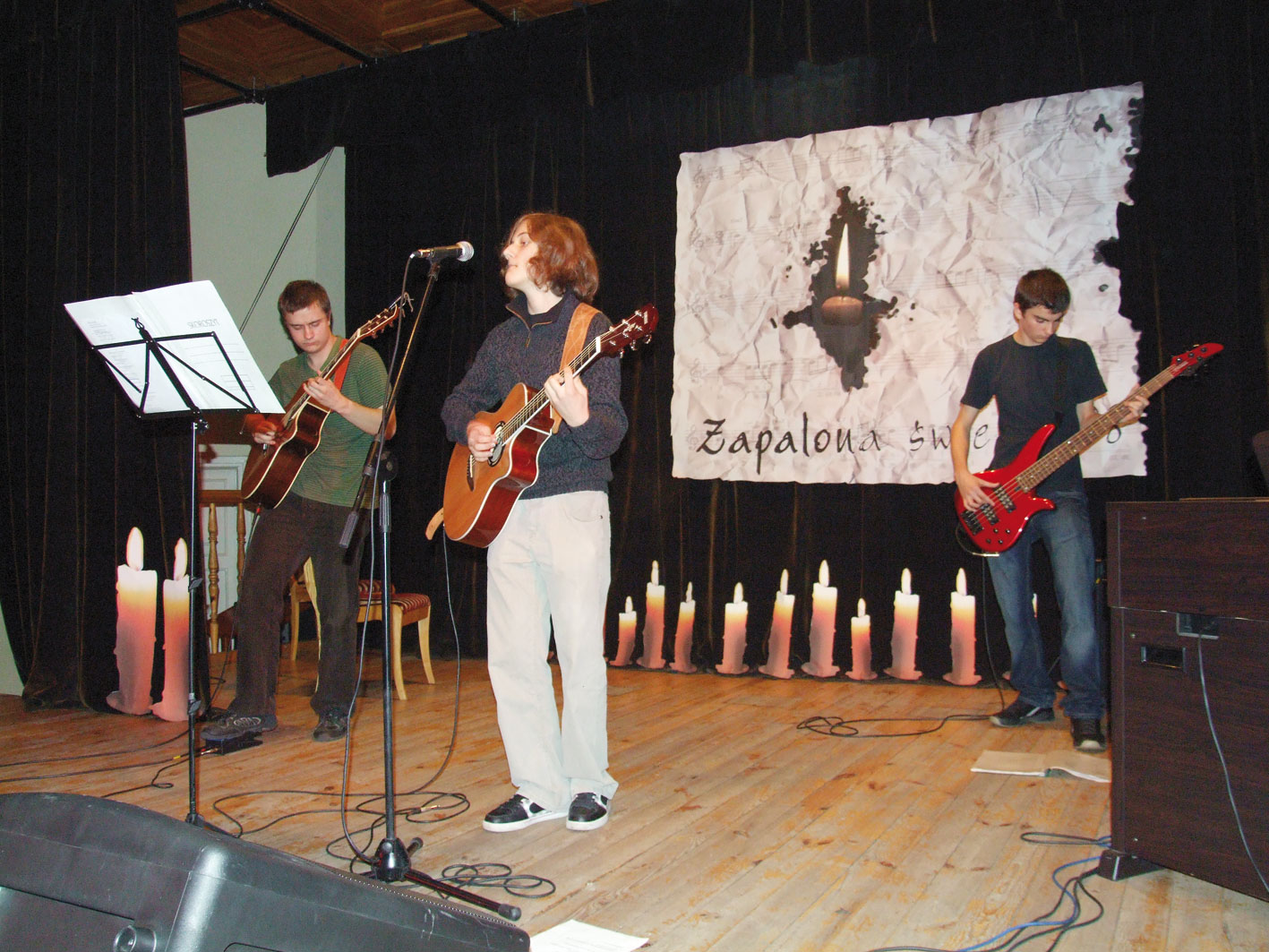 Zapalona świeca 2008 / Jeszcze się żarzy