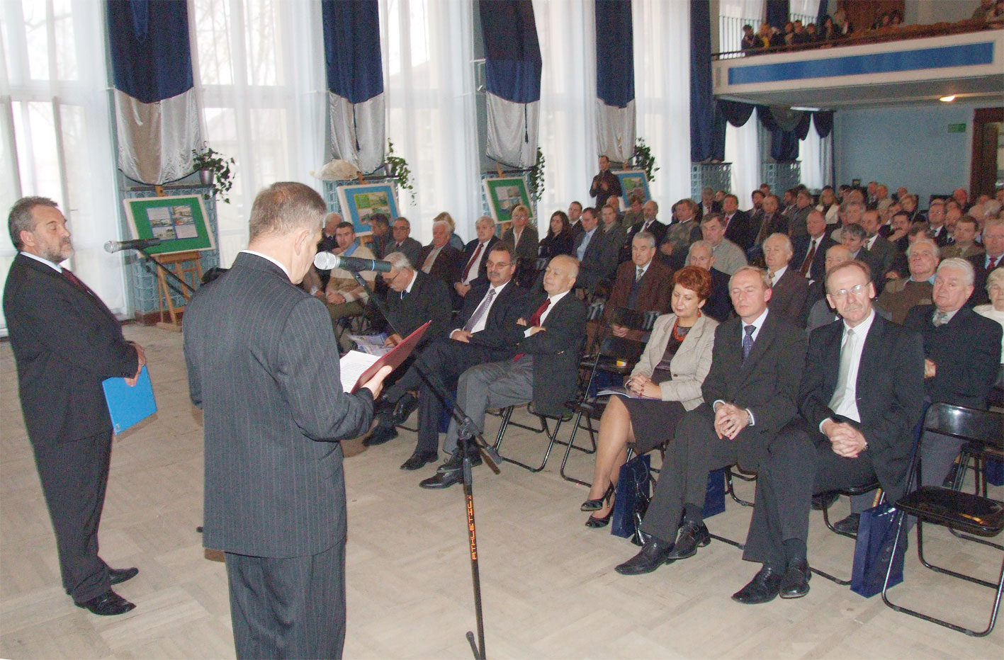 Powiat jubileuszowy / Dekada w bok