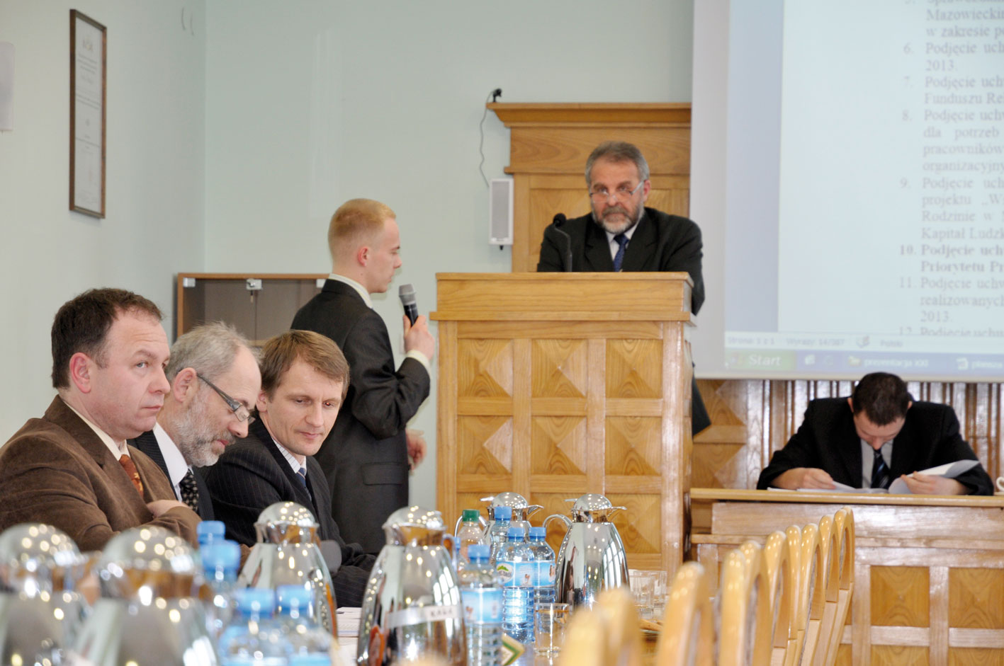 W powiecie miskim / Punkty honoru