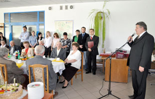 W miskiej gminie / Do taca i medali