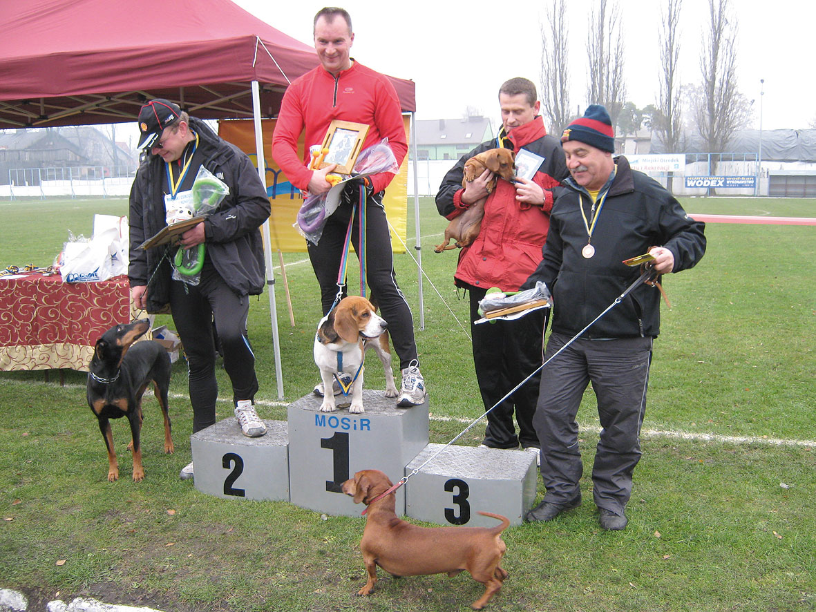 Na stadionie MOSiR / Doganiali jesień