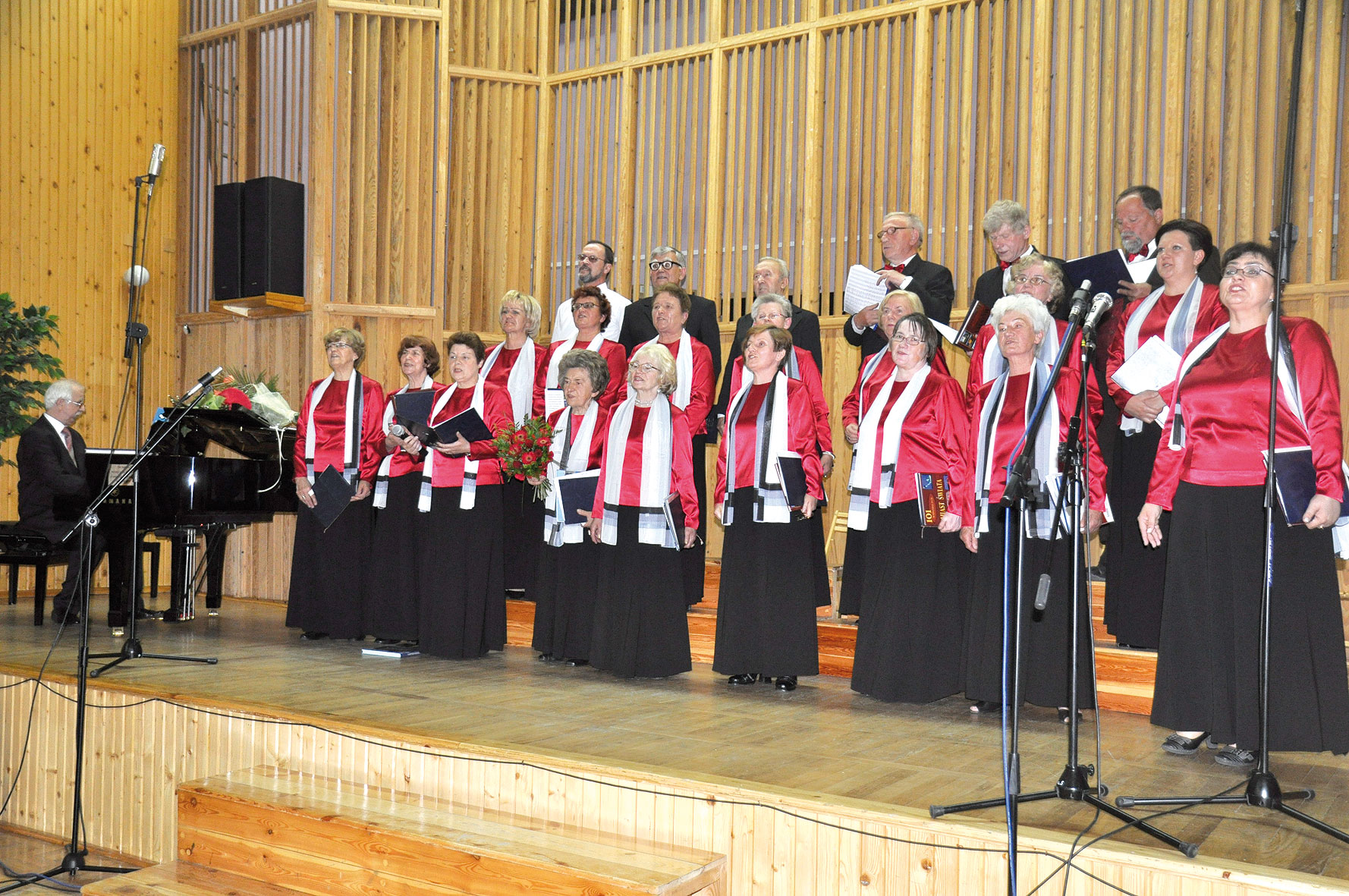 Artystyczne jubileusze / Stasiowi piewacy