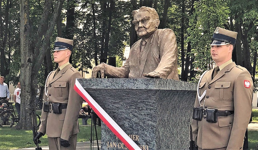 Olszewski na pomniku / Kariera z premiera