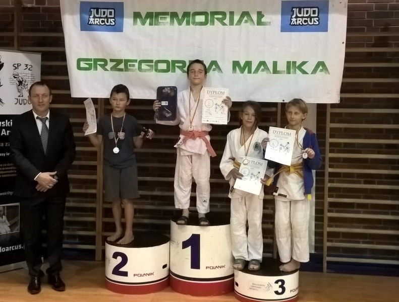 Memoriał na plus