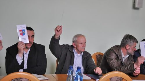 Powiat podzielony / Koci jednoci