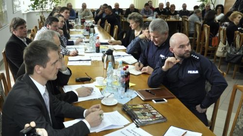 Misk Mazowiecki wiejskich filantropw / Gdy prosi policja...
