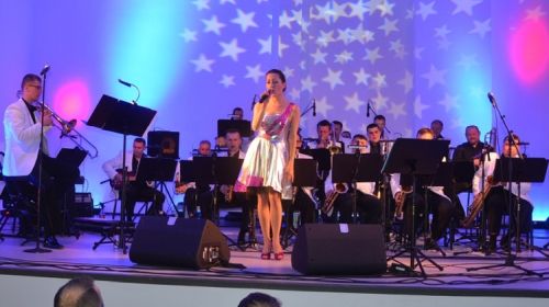Band koncertowy / Kobietom na stojco