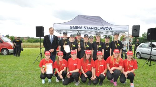 Stanisaww sportowo-poarniczy / Czarna paradna
