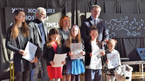 Siennica obcojzyczna 2017 / Pienia z korzenia