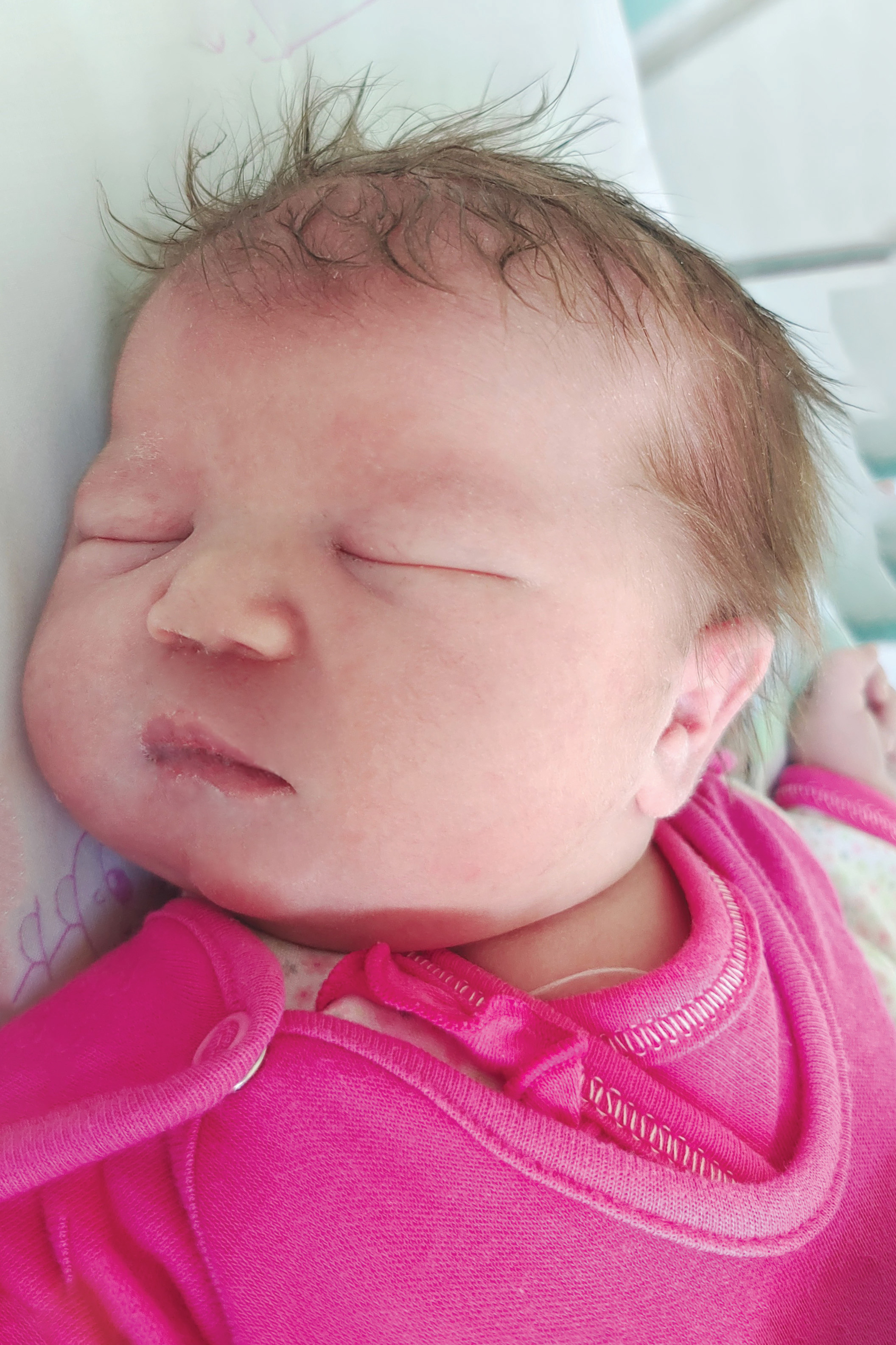 Martyna Lewandowska, córka Anety i Łukasza, siostra Helenki i Kalinki, ur. 12.04.2022, godz. 1:04, Sobienie Szlacheckie